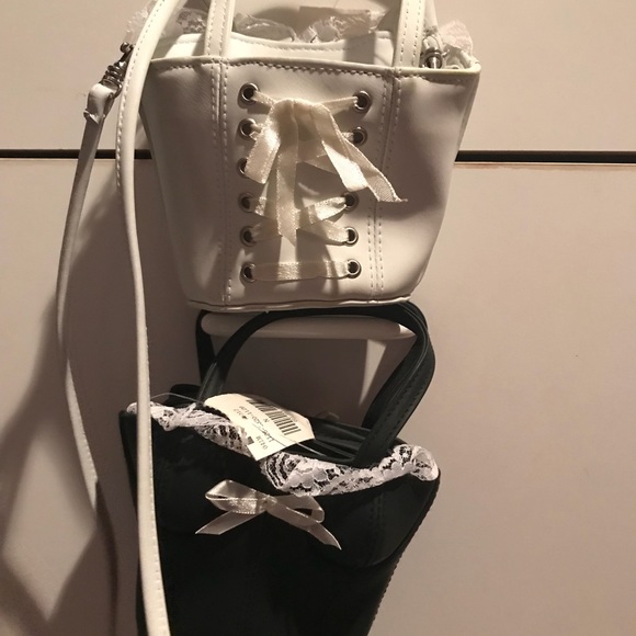 2 new small cosmetic bags - Picture 2 of 4